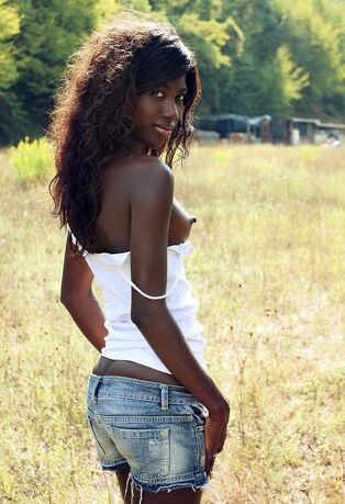 Ultra-cute african lovelies with smooth figures in scorching