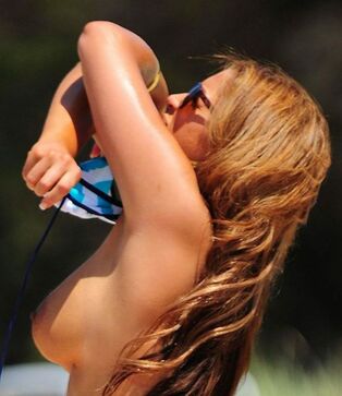 Beyonce Without bra Pictures - Immense Congenital Breasts