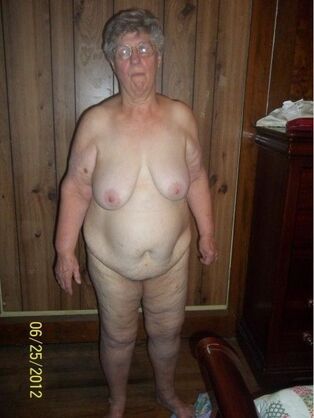 Very very big grandmother fully naked in the shower,..